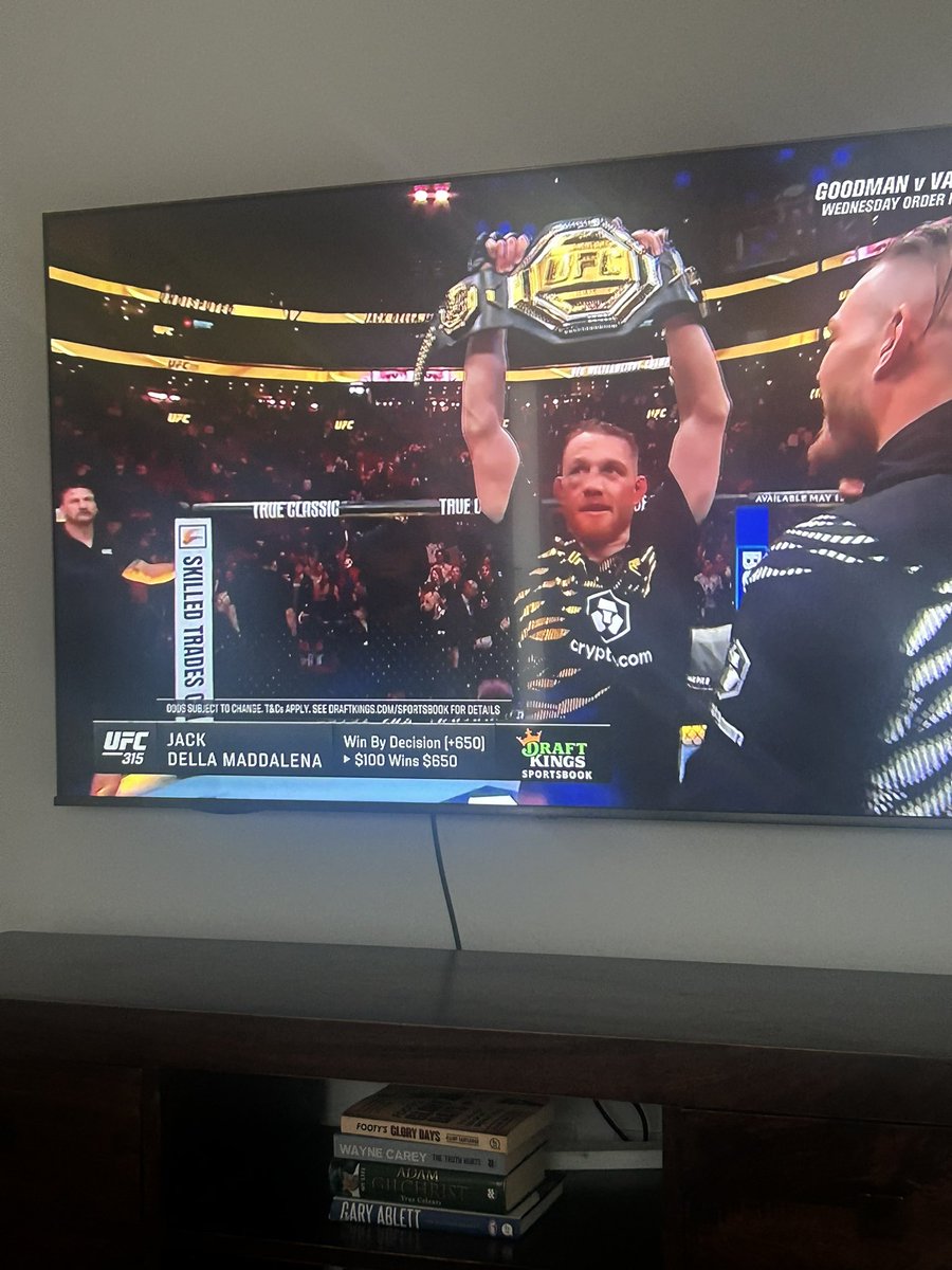 Great win JDM! Piss poor from Sportsbet suspending betting on the Aussie for 20 mins prior to his world title fight whilst still accepting on Belal. I wonder how many battlers missed out. Bookmaking is dead.