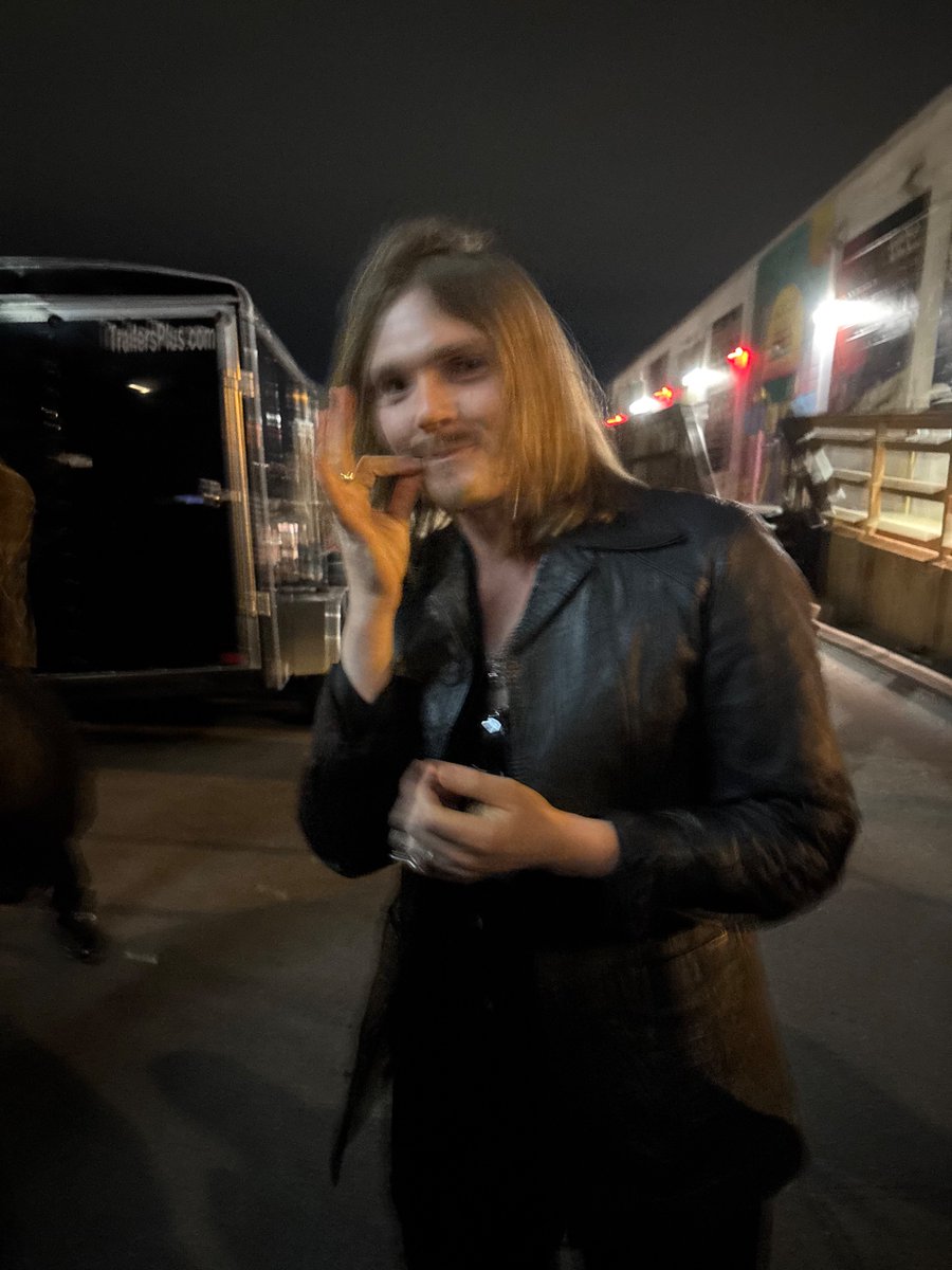 miradorsblues's tweet image. god forbid a guy ask when the fucking album comes out