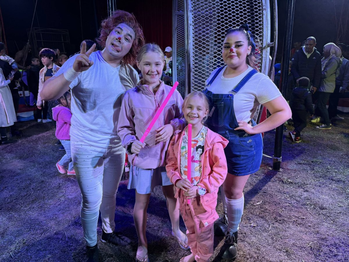 mclarenscircus's tweet photo. Don't miss @mclarenscircus last 20th Anniversary Show in #CapeTown at #SomersetWest Today at 3pm🎪😂🦁🐯🐴🐪🐩🎩🤡🥳😅🤗😍❤️
#WesternCape Coming Soon to #Swellendam #George #Kareedouw &amp; #Gqeberha #EasternCape South Africa Blessed Sunday
Buy Tickets Online: https://t.co/Y5XPaa1RcI https://t.co/SomcF0tee5