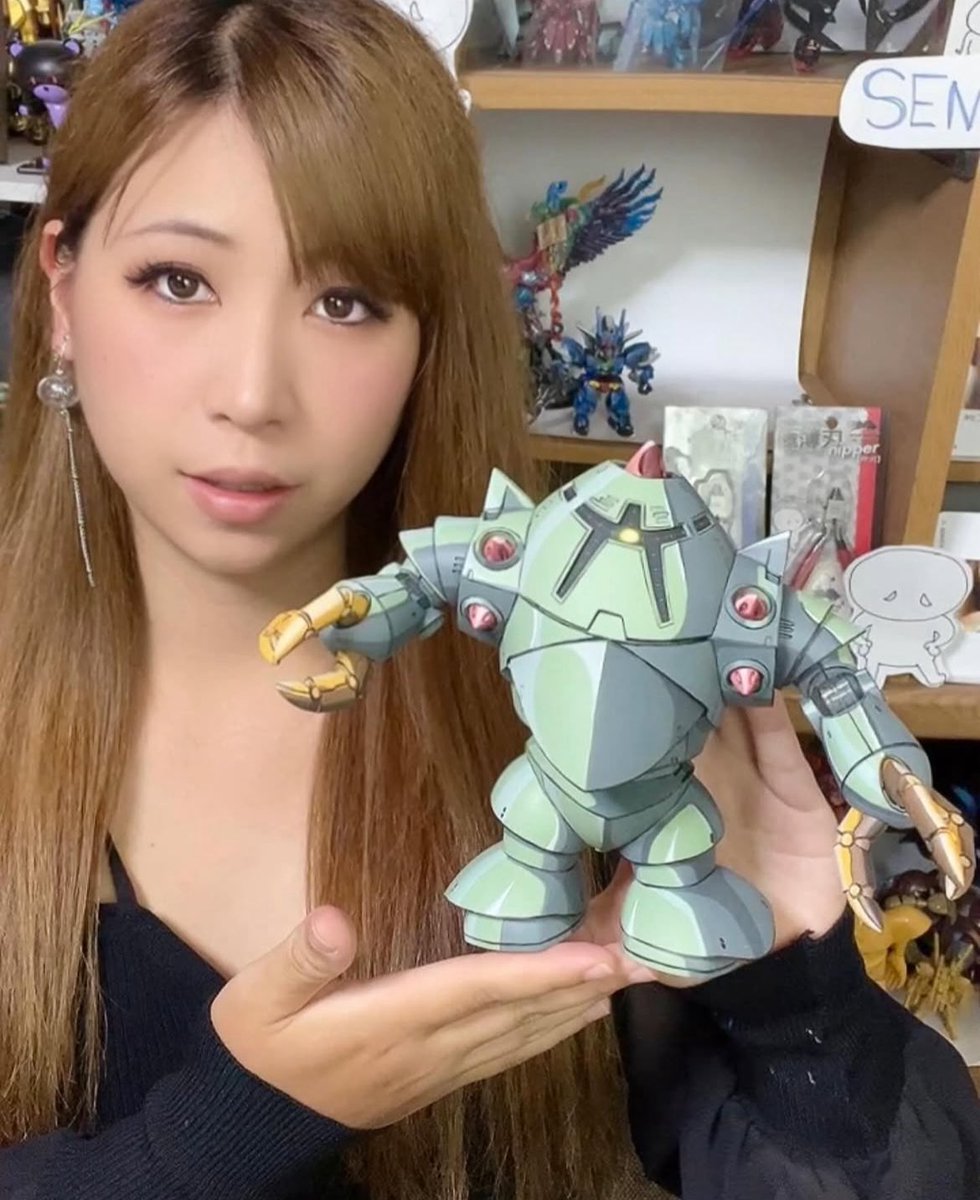 そろそろ…
筆塗り歴10年の女子(重要)です