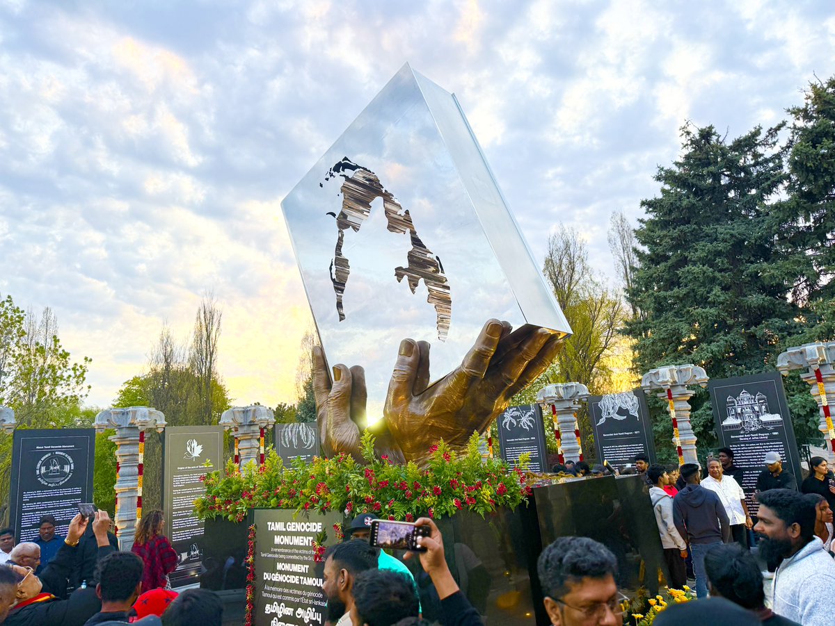 KariKal_VANNI's tweet photo. The Book of Our Pain...
Tamil Genocide Monument...
#WeNeverForget
#We_Remember
Our Martyrs... https://t.co/UEkpLwWgQ6