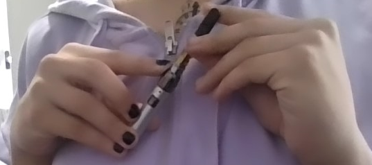 Hey um... Are my hands cute...? >//./>