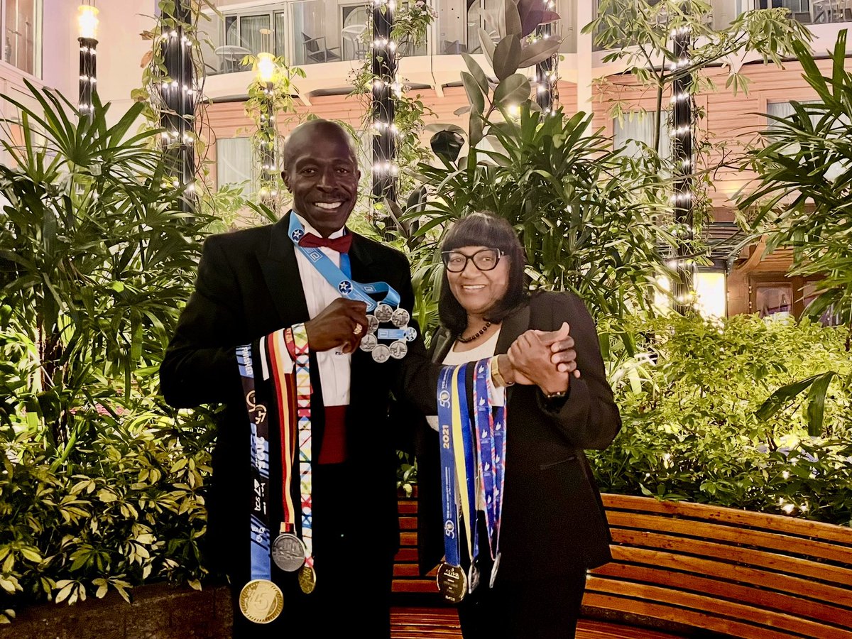 Joe N. Lance (@joenlance) on Twitter photo Date night, with the stars of my life…
<a href="/WMMajors/">Abbott WMMajors</a> 
<a href="/marathontalk/">Marathon Talk</a> 
#AbbottSixStarjourney 
#MarathonTours 
#AbbottWorldMarathonMajorsGoldClub Date night, with the stars of my life…
<a href="/WMMajors/">Abbott WMMajors</a> 
<a href="/marathontalk/">Marathon Talk</a> 
#AbbottSixStarjourney 
#MarathonTours 
#AbbottWorldMarathonMajorsGoldClub