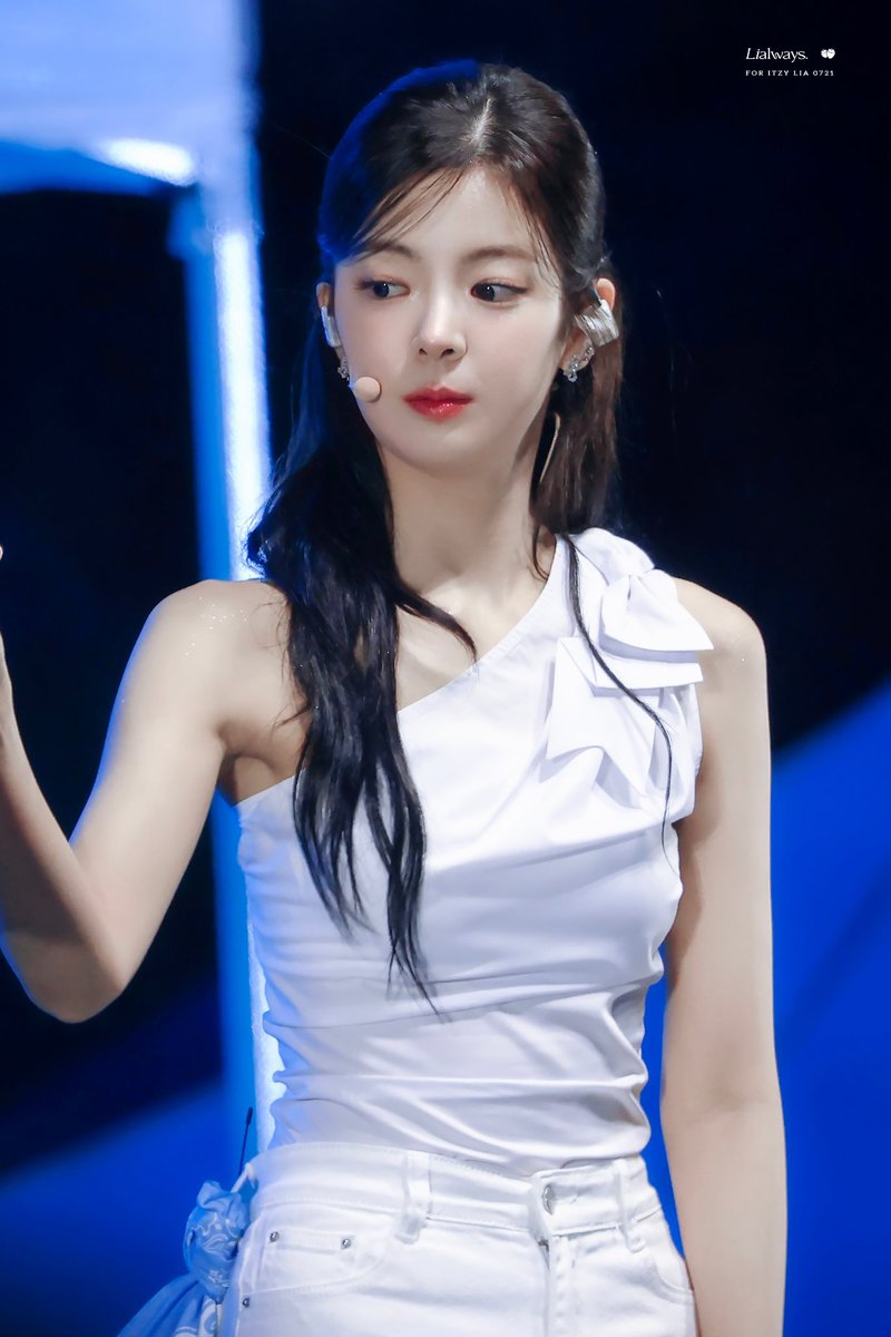 250509 서경대 축제🤍✨

#있지 #ITZY 
#리아 #Lia