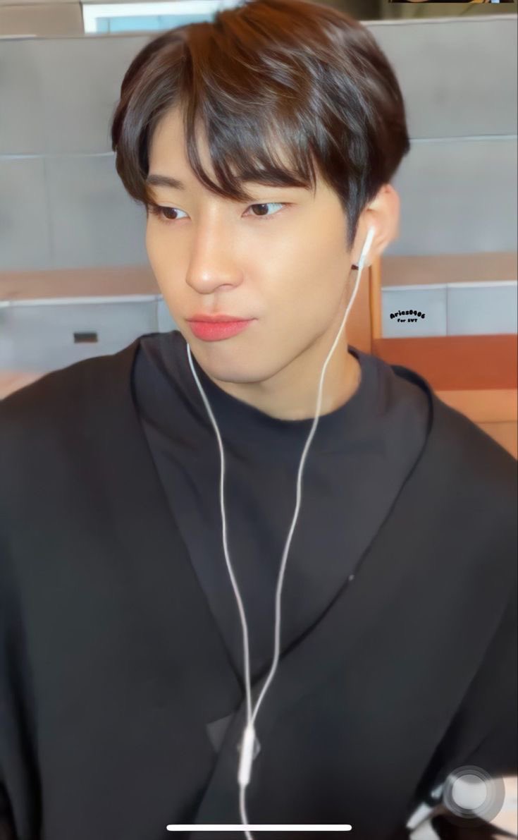 ri0wwe's tweet photo. 원우는 입술만 봐도 고민하고 있는 중이란 걸 알게 됨 https://t.co/aFcyP8VAzS
