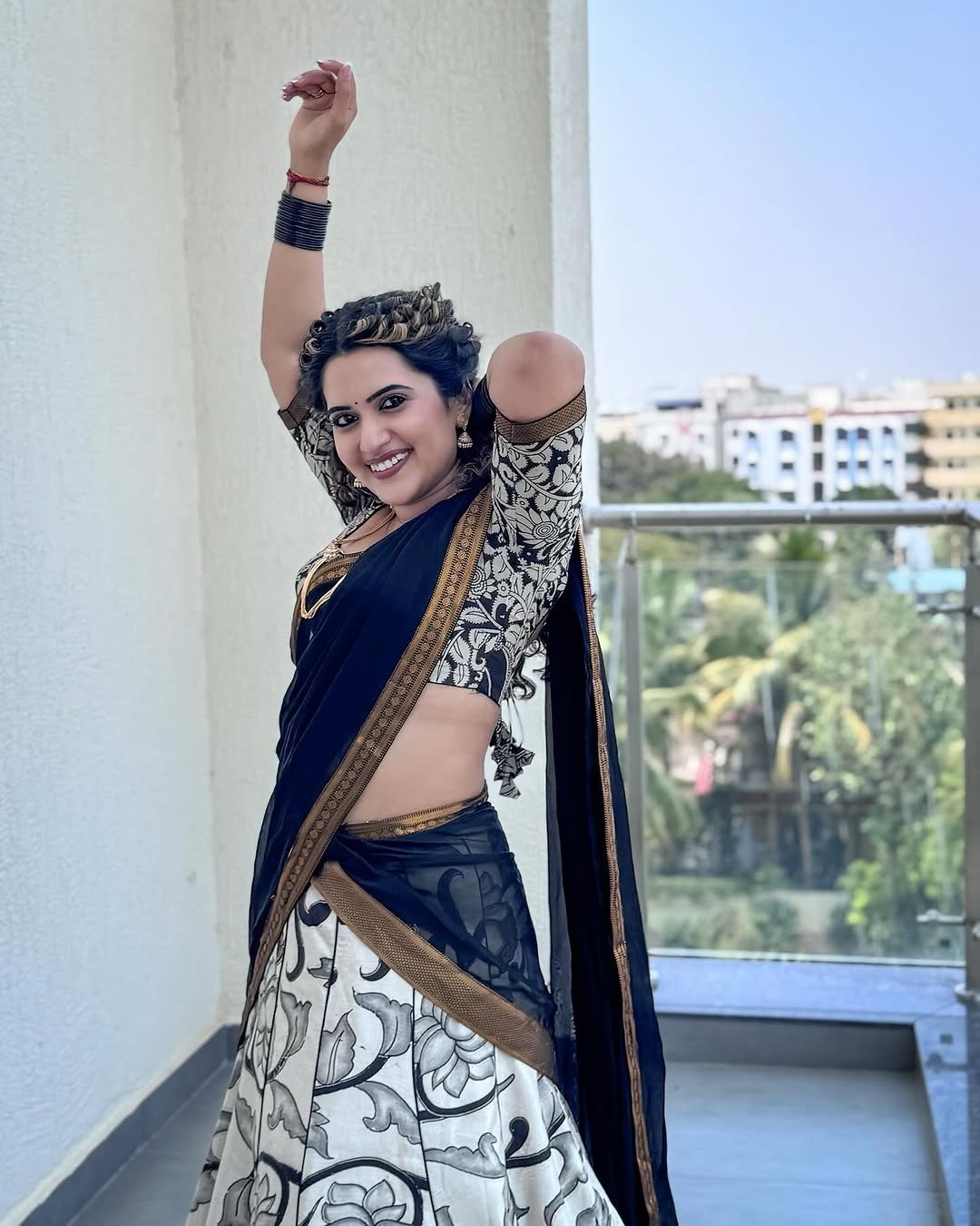 GqpZ6huXAAAz1QT?format=jpg&name=large