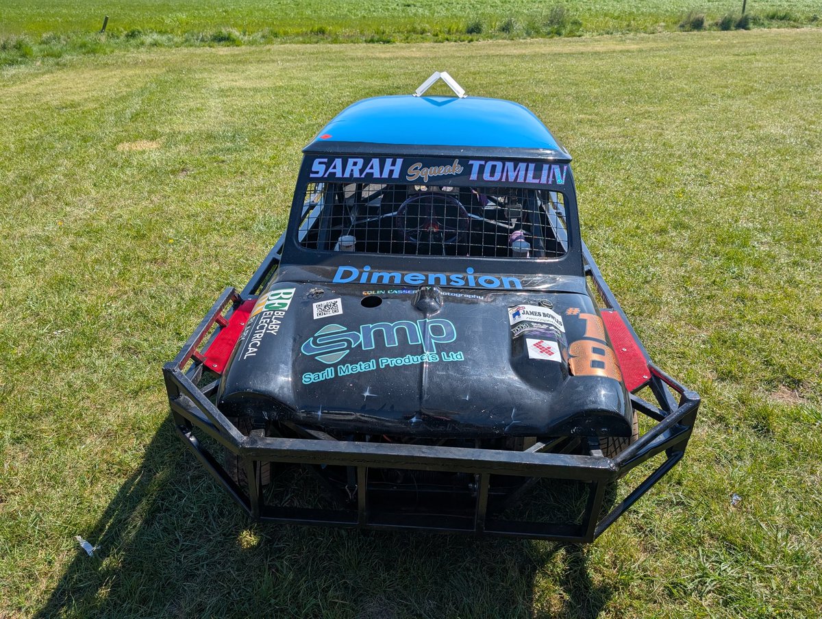 Well, here she is in all her blue roof glory @skegness_raceway under a wonderful clear sky.