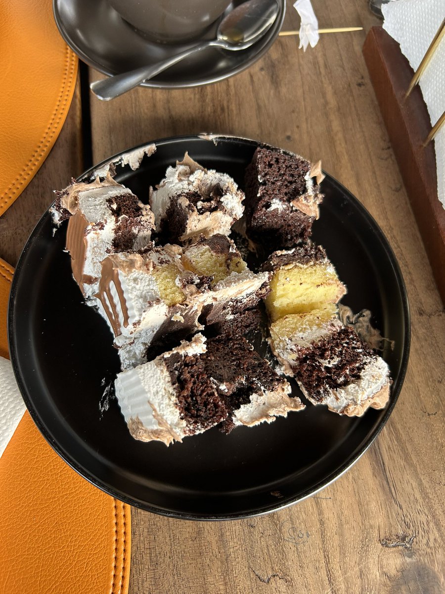 God bless the people at the restaurant that share celebration cake with the tables around them after cutting😭. 

The birthday girl distributed the cake herself. Such a sweet gesture 🥹❤️.