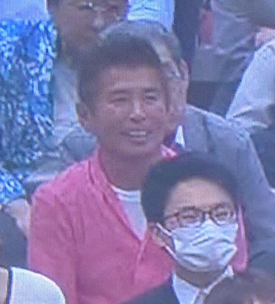 rainmaker0828's tweet photo. 勝っちゃん五月場所初日観に来てるのね https://t.co/RuhDjtLbo7
