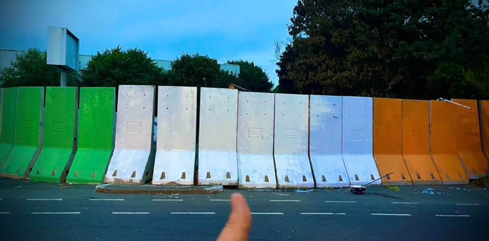 🇮🇪 We need more of this on a huge scale right across Ireland. Get creative, think big, start painting and do it properly. 🇮🇪Andy 👨🏻‍🎨🎨🏃🏻‍♂️🇮🇪🏃🏻‍♀️🇮🇪🏃🏻‍♂️