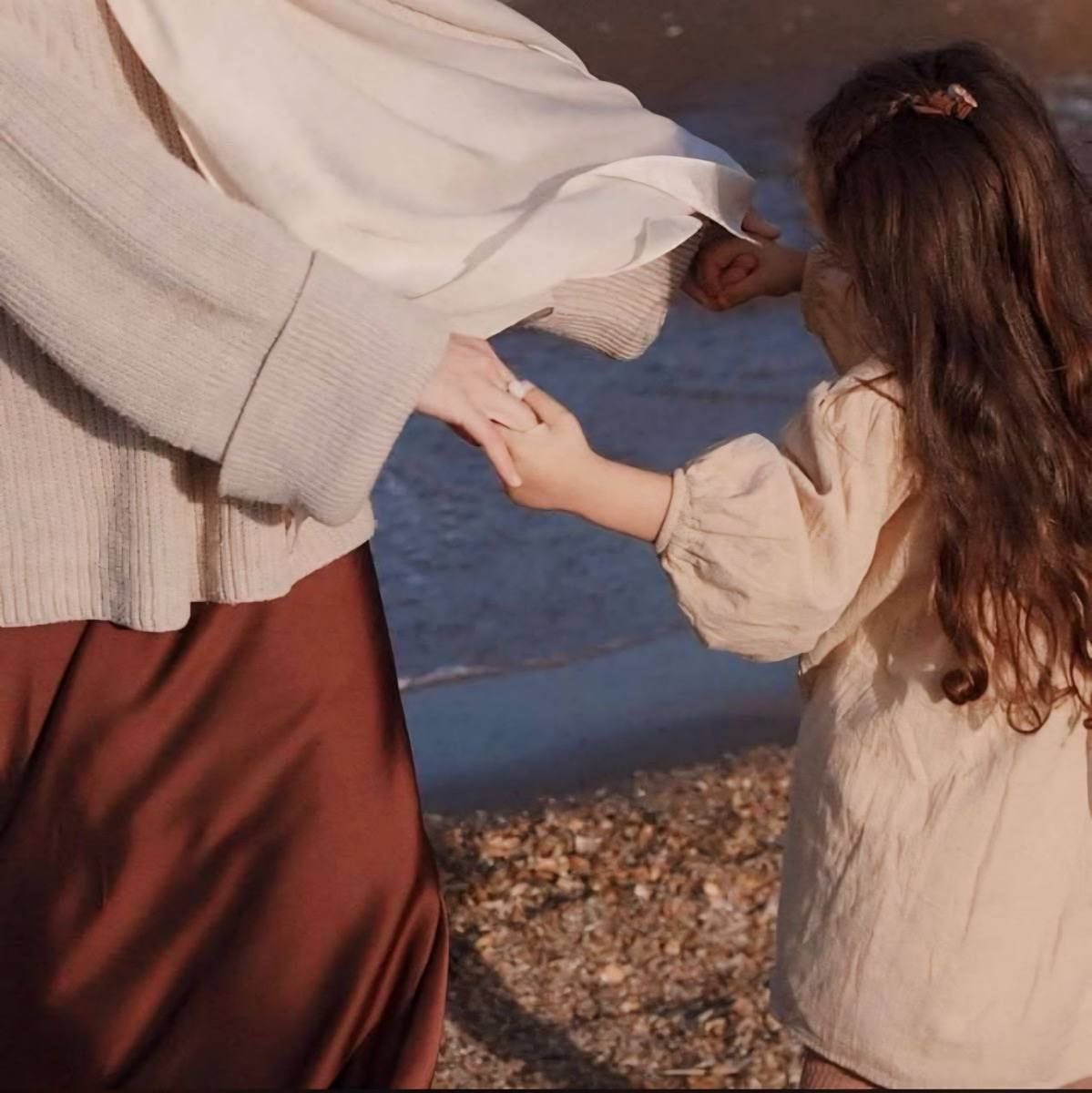 • Allah'ım annem hiç bir dertten şikayetlenmesin, hiçbir acı çekmesin ve sonsuz mutlulukla mutlu olsun .."