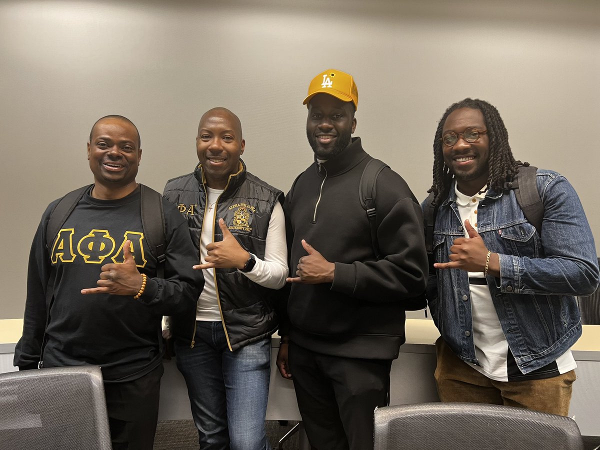 sf_alphas's tweet image. Always great vibes when Brothers get together for our monthly meeting! BIG 06 to the Brothers of GCL! 🤙🏾❄️🤙🏾 #AlphaPhiAlpha #APhiA #AlphaWest #Divine9 #D9 #NPHC #BGLO #California #WestCoast #WestCoastAlphas #WesternRegionAlphas #NorCalAlphas #NorthernCalifornia #SanFrancisco