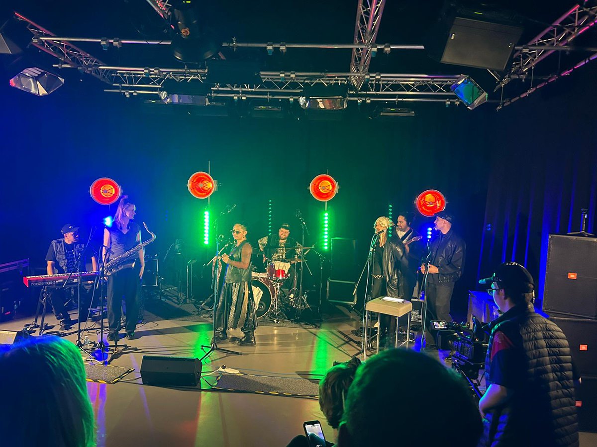 Ruth Mari Cocks (@ruthycocks) on Twitter photo This wkd <a href="/BCouncil_Wales/">British Council Wales</a> Arts team were at <a href="/FocusWales/">FOCUS Wales</a> in #Wrexham welcoming music delegates from #Ukraine 🇺🇦 #Bangladesh 🇧🇩 #SouthKorea 🇰🇷, #Iceland 🇮🇸 & #NewZealand 🇳🇿
They hosted a panel on peaceful collaboration & our music collabs btn #Cymraeg & #tereomãori were showcased🎶 This wkd <a href="/BCouncil_Wales/">British Council Wales</a> Arts team were at <a href="/FocusWales/">FOCUS Wales</a> in #Wrexham welcoming music delegates from #Ukraine 🇺🇦 #Bangladesh 🇧🇩 #SouthKorea 🇰🇷, #Iceland 🇮🇸 & #NewZealand 🇳🇿
They hosted a panel on peaceful collaboration & our music collabs btn #Cymraeg & #tereomãori were showcased🎶