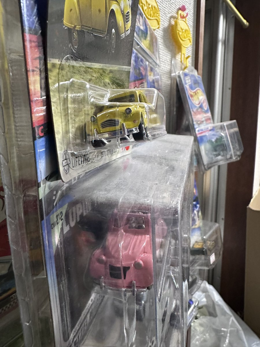 strangestorage1's tweet image. ホットウィールとマッチボックスの2CV比較
ホットウィールの方が若干デカい