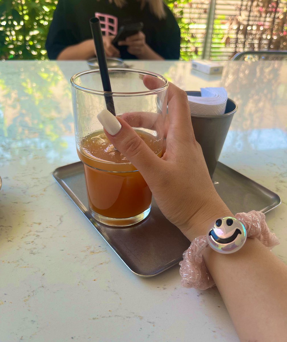 Gm beautiful souls 🤍✨