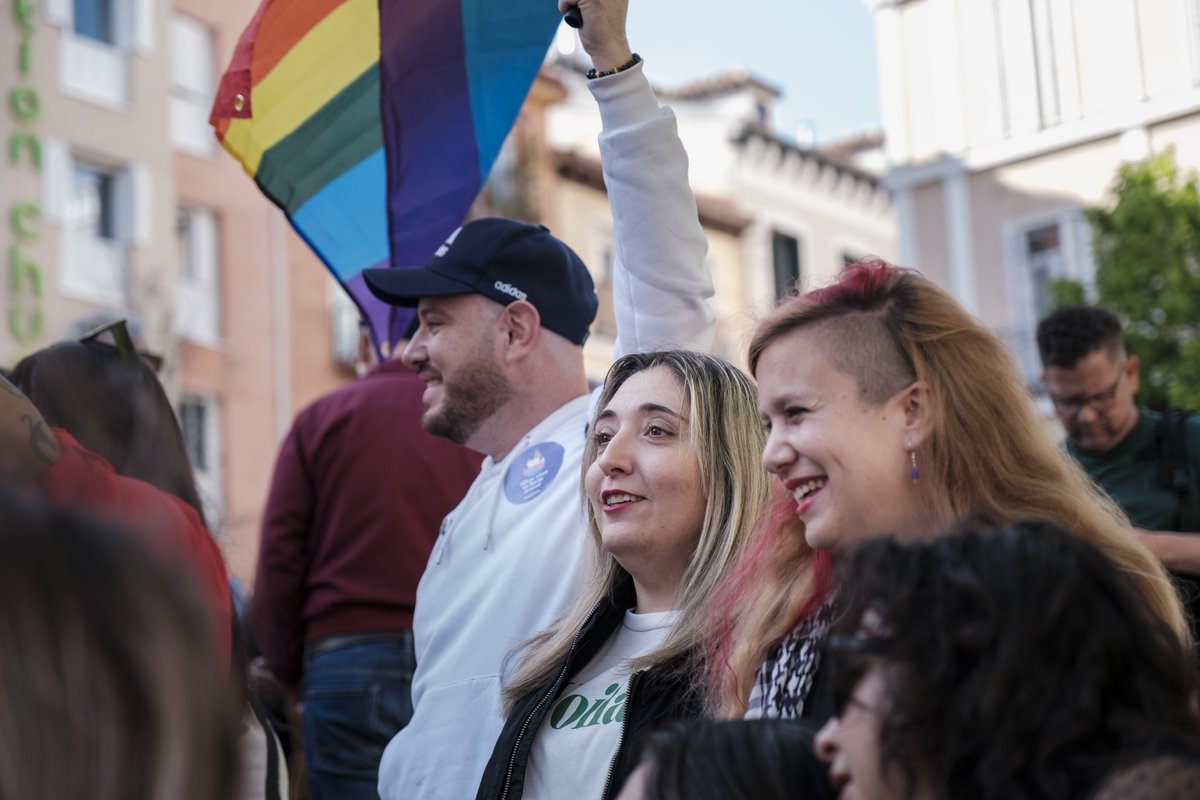 RaffaellaC11's tweet image. Concentración ayer plaza pedro zerolo "Ninguna persona Trans es           inconstitucional" los derechos Trans son Derechos Humanos 
#LenvantaTContraLaTransfobia 
#TodosLosDerechosTodosLosDias