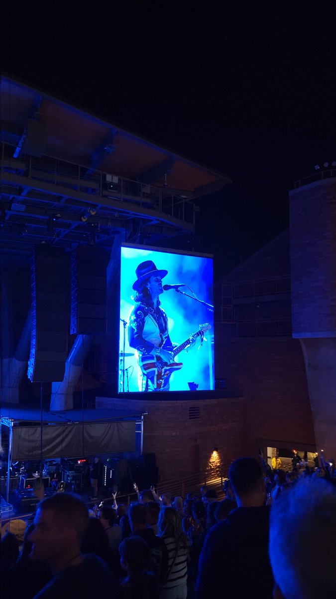 RabbitHole_BB's tweet image. Amazing show tonight 💙🔥 #Kaleo #RedRocks