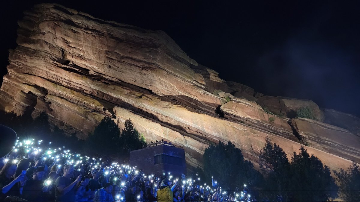 RabbitHole_BB's tweet image. Amazing show tonight 💙🔥 #Kaleo #RedRocks