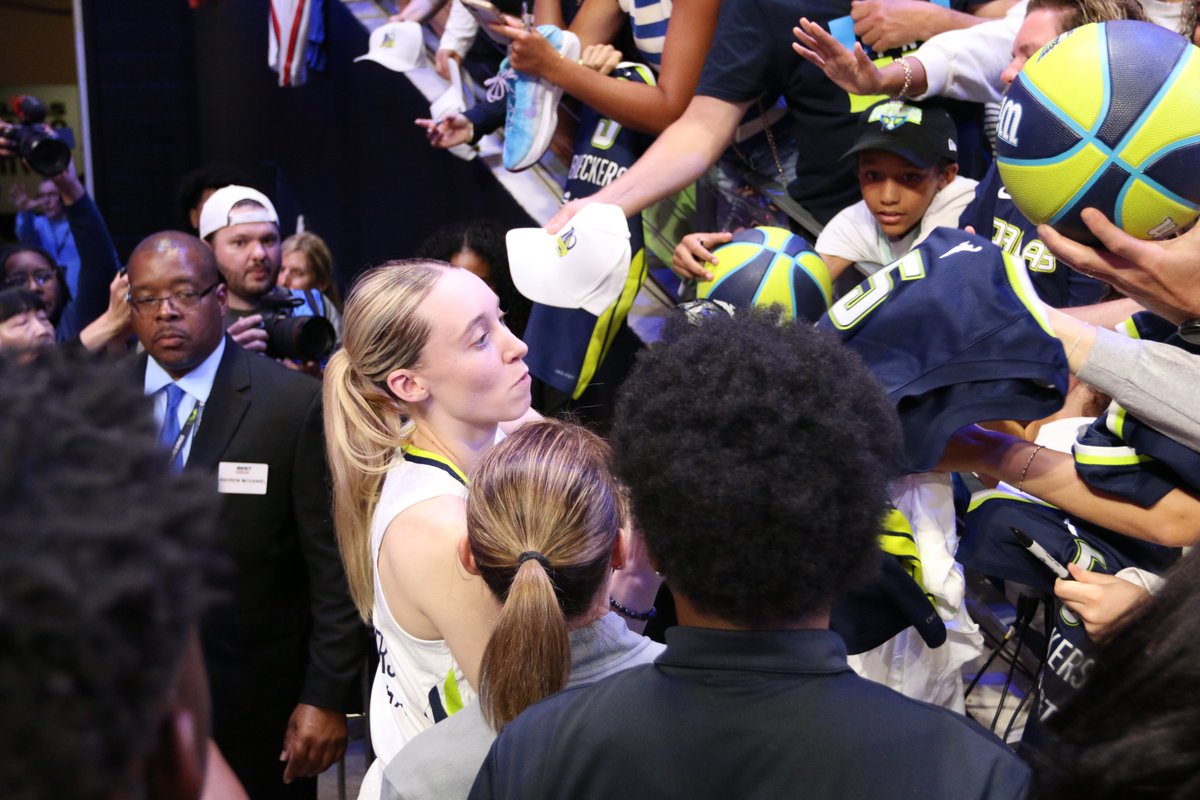Rob Tiongson (@robtiongson) on Twitter photo Moments that matter. <a href="/paigebueckers1/">Paige Bueckers</a> embracing her new home and the <a href="/DallasWings/">Dallas Wings</a> faithful, one autograph at a time.
📸 <a href="/DN_Creative_/">Dylan Nadwodny Creative</a> | <a href="/ThePodiumFinish/">The Podium Finish</a>
#WNBA Moments that matter. <a href="/paigebueckers1/">Paige Bueckers</a> embracing her new home and the <a href="/DallasWings/">Dallas Wings</a> faithful, one autograph at a time.
📸 <a href="/DN_Creative_/">Dylan Nadwodny Creative</a> | <a href="/ThePodiumFinish/">The Podium Finish</a>
#WNBA