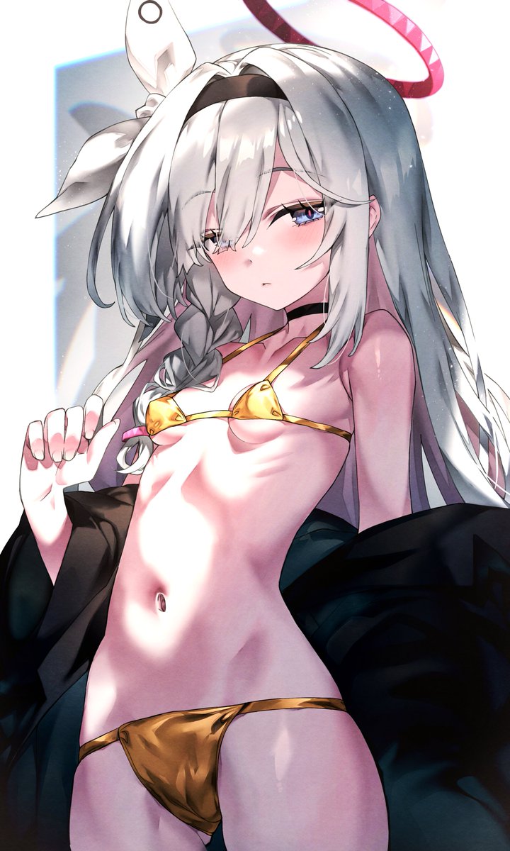 プラナ
I have improved my art a lot. Love Golden Bikini very much XD