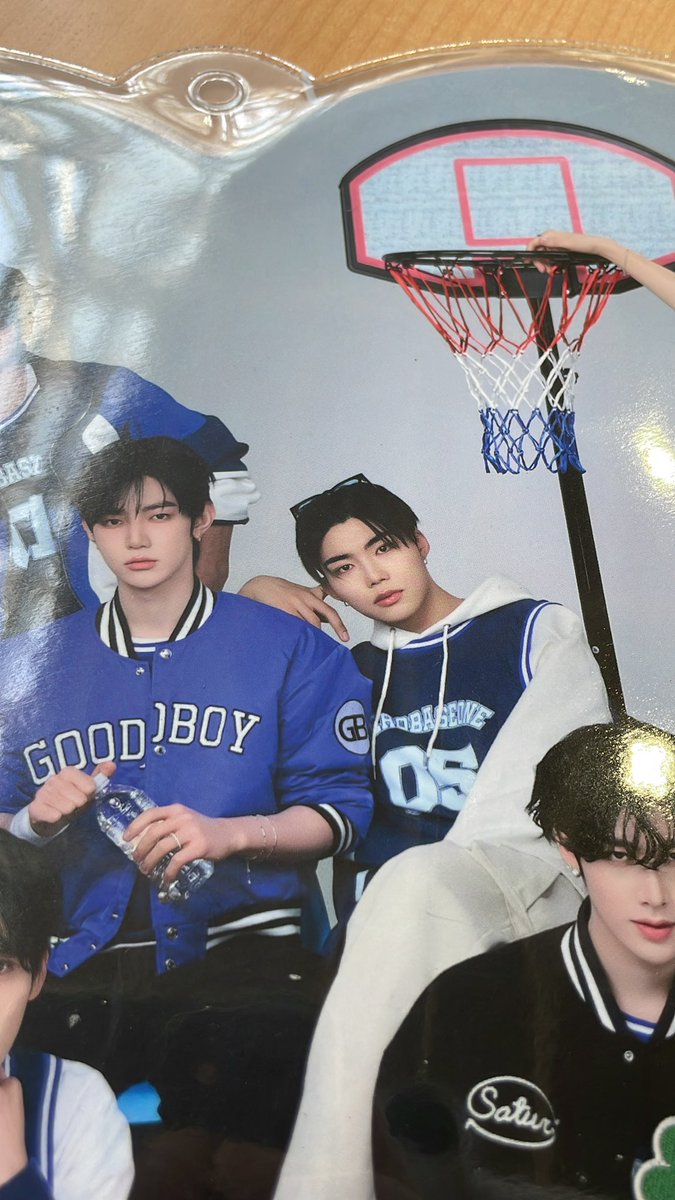 bnyanky's tweet image. ファストパス購入して良かった
ほんとに待たずに買えた、、！
KCONオフィシャルのうちわにbackpackerのバナーがシンデレラフィット💕
これで裏表使って応援できる📣しごできな陣営の皆様ありがとうございます😭
#backpacker
#PARKGUNWOOK 
#SEOKMATTHEW
#KCON2025