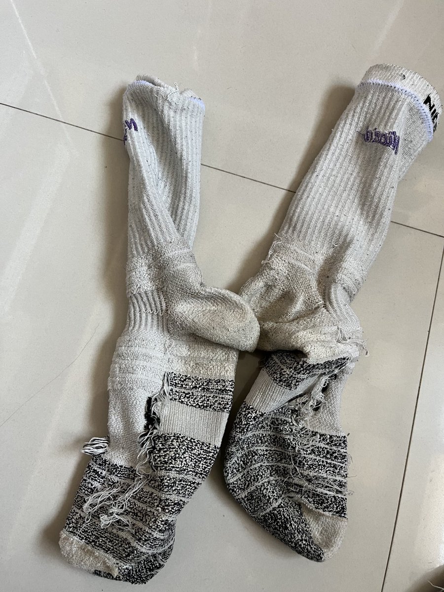 【初中篮球体育生】
我倒要看看味道怎么就大的离谱！
果然跟生化武器一样🤪味道超级浓郁，气味久久不散😜
喜欢的宝子们抓紧时间入手了，现穿一周😛 
下单解锁更多照片视频哦◔̯◔