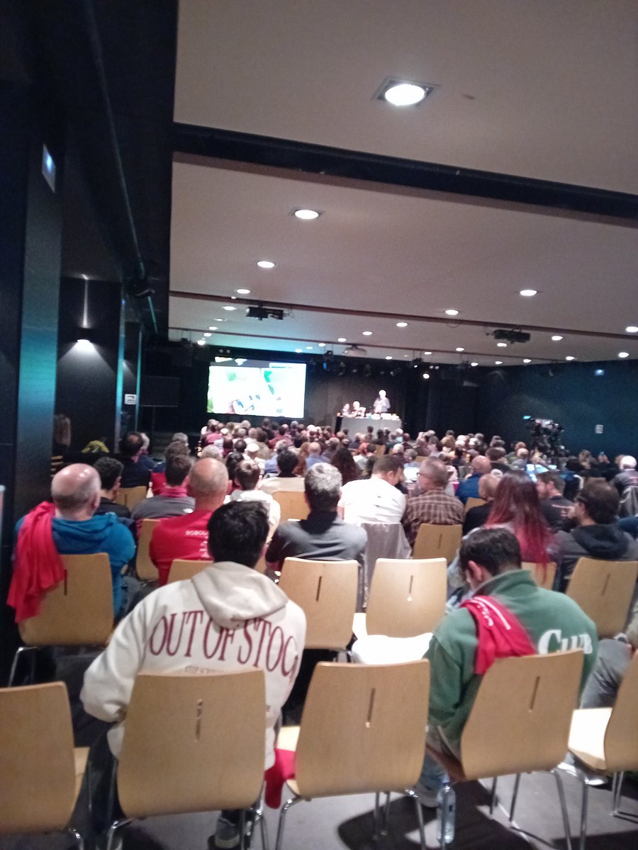 Flipant amb el que aporteu tots els assistens a #RobolotCon2025 vinguts de Gi,  BCN , Lleida, Tarragona, SiconValley, Boston, Alemanya, França, Austria,Granada,Valencia, Alacant, Córdoba ,la Vall del llemana ... a compartir coneixement i humanitat a <a href="/Olotuit/">Ajuntament d'Olot</a> #LaGarrotxa GRACIES!