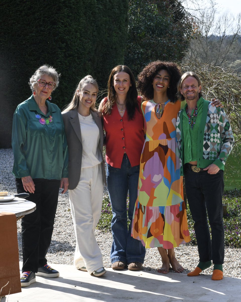 Katie Piper OBE (@katiepiper_) on Twitter photo Ready for a Weekend Escape? ✨ myself, <a href="/PrueLeith/">Prue Leith</a>, <a href="/mdlondon/">michael douglas</a>, trampolining, amazing healthy recipes and so much fun! See you in 30 minutes on <a href="/ITV/">ITV</a> 😍 Ready for a Weekend Escape? ✨ myself, <a href="/PrueLeith/">Prue Leith</a>, <a href="/mdlondon/">michael douglas</a>, trampolining, amazing healthy recipes and so much fun! See you in 30 minutes on <a href="/ITV/">ITV</a> 😍