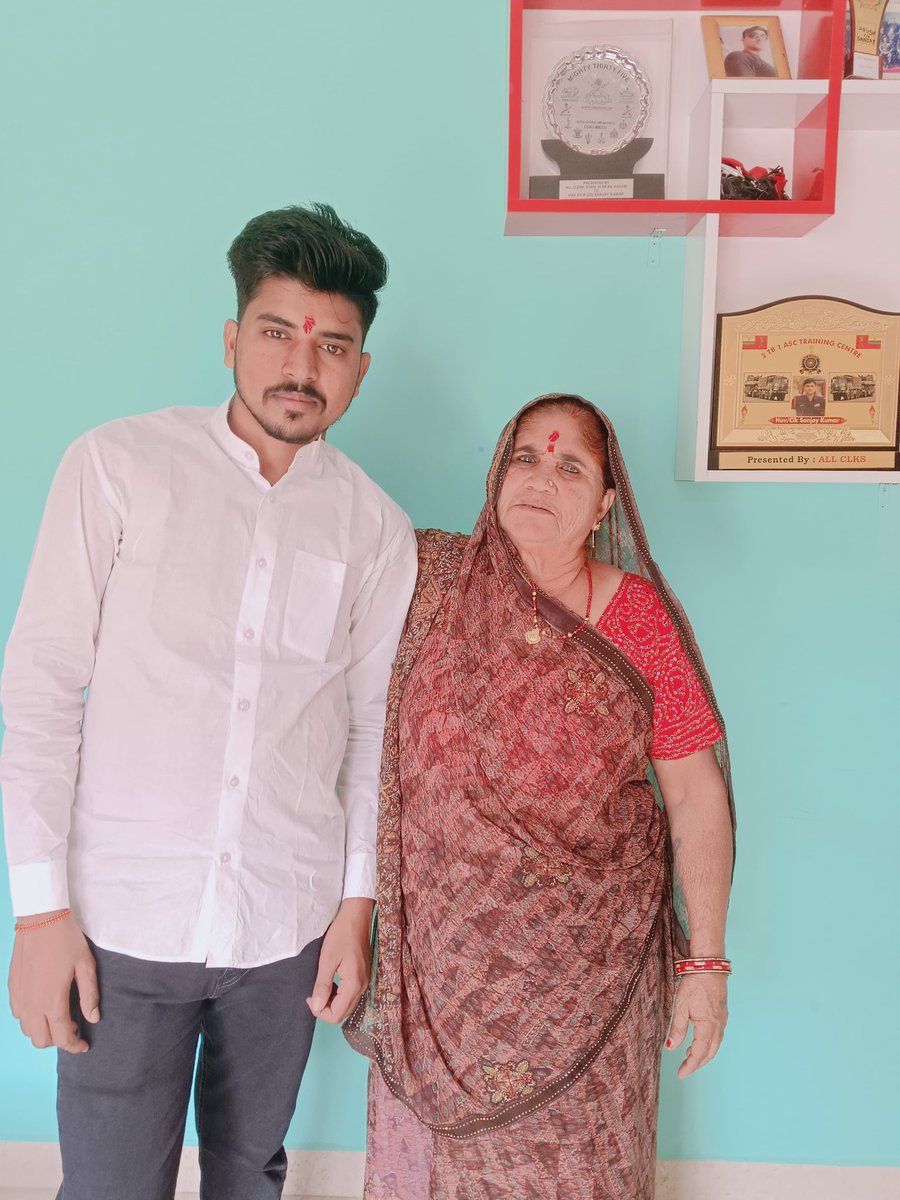 Sachingawariya_'s tweet photo. त्याग एवं ममता की मूरत, माँ के सम्मान में आज मनाए जाने वाले मातृ दिवस की आप सभी को हार्दिक शुभकामनाएं।
#MothersDay2025 #HappyMothersDay 
#motherslove https://t.co/4fnfJEJUpe