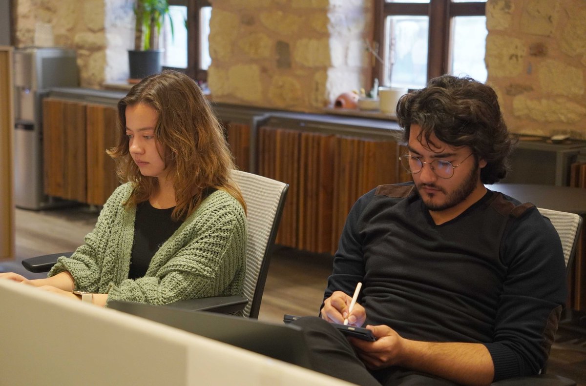 datassist_ik's tweet photo. 🔍 T-HEX’te 2. gün başladı!
Katılımcı ekipler projelerini olgunlaştırıyor, teknik çözümler geliştiriyor ve inovatif fikirleri hayata geçirmeye hazırlanıyor.
#Hackathon #THex #Innovation #Datassist #filikaco #COMU https://t.co/TprH8YdYYV