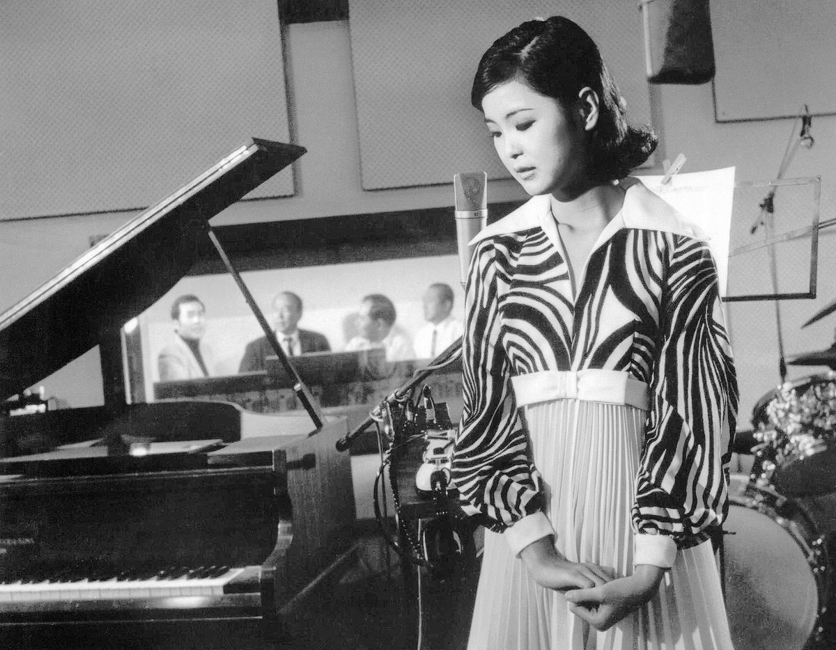 JoshTyphoon's tweet photo. 秋 ｜ Autumn 🍂 — 17歲
1970 / 10 · HongKong

#teresateng #鄧麗君 #テレサテン #昭和 #80s #80年代  #80sfashion #fashion #outfit #70s #70年代  #70sfashion #香港 #hongkong #1970s #1970 #老照片 #barbie #barbiestyle #barbiegirl #barbiefashion #1970 #老照片 #vintage https://t.co/OJDGhCw0Fb