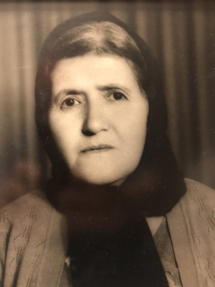 Kutsal annelik görevi üstlenen tüm kadınlarımızın Anneler Günü kutlu olsun. Aramızda olmayan cennet mekan annelerimizin de ruhları şad olsun