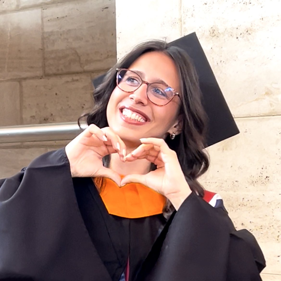 💖 Uzakta ya da yakında, her zaman kalbimizde olan annelerimiz… Sevginiz ve sonsuz fedakarlığınız için teşekkürler. Dünyadaki en değerli armağan sizsiniz! Anneler Günü kutlu olsun. ✨🌷