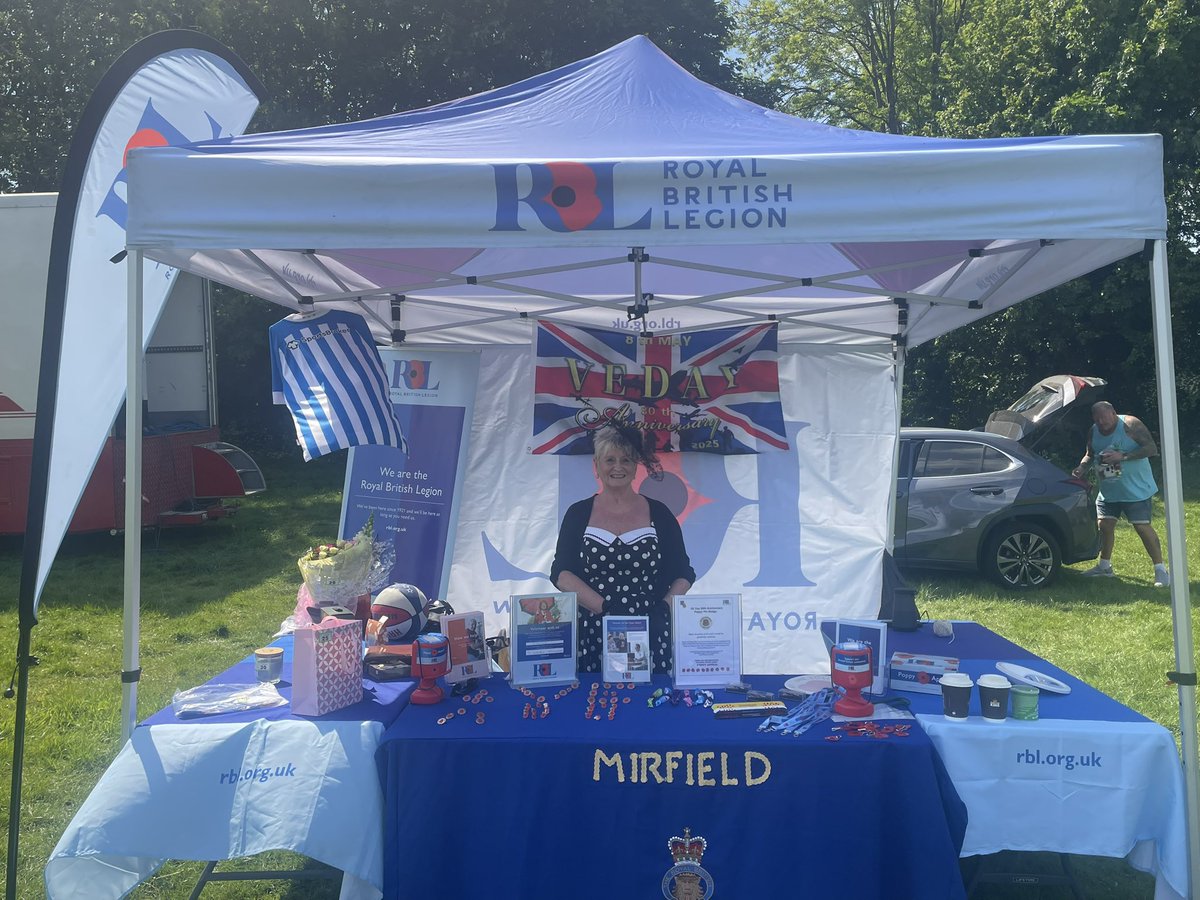 Thank you <a href="/kimleadbeater/">Kim Leadbeater MBE MP</a> for lighting the Mirfield #VE80 beacon at the free community Picnic in the Park with <a href="/Mirfield_RBL/">Mirfield Branch RBL</a> President Mr David Horrobin. Our branch Chairman <a href="/MrGuyScience/">Sean Guy</a> was on hand to ensure safety! <a href="/PoppyLegion/">Royal British Legion</a>