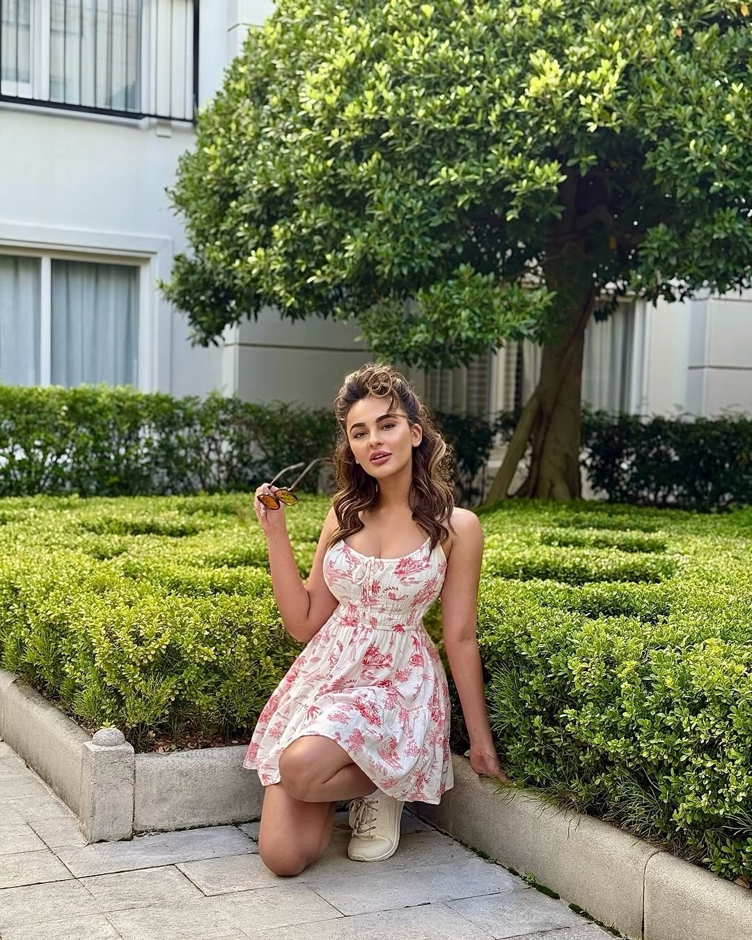 GqprBs1aYAAIj_B?format=jpg&name=large