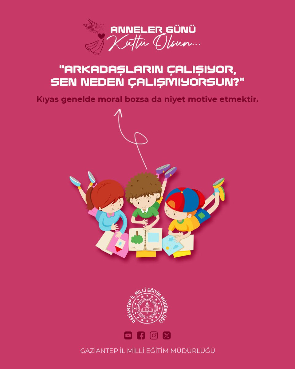 Gaziantep_MEM's tweet photo. Herkesi etrafında topladığı sofralarda şefkatin dumanı tüter; bazen sözüyle, bazen gözüyle sever. Biraz hâlden düşse yavrusu geceyi günden ayırt etmez, gözüne uyku girmez... Seneler, böyle böyle nice fedakârlıkla geçerken saçlarına aklar düşer ama kaç yaşında olursa olsun taze bir fidandır evlat, üzerine titrer. Onun olduğu hiçbir hatıra, zamana yenilmez.♥️

Anne! Nefesinle sıhhat bulduğum her an, kutlanmaya değer, yeryüzünün tüm çiçeklerini yoluna sersem değer! Hakkın ödenmez, günün kutlu olsun.💐

@tcmeb @Yusuf__Tekin @kemalcebervali @erdalkilinc27