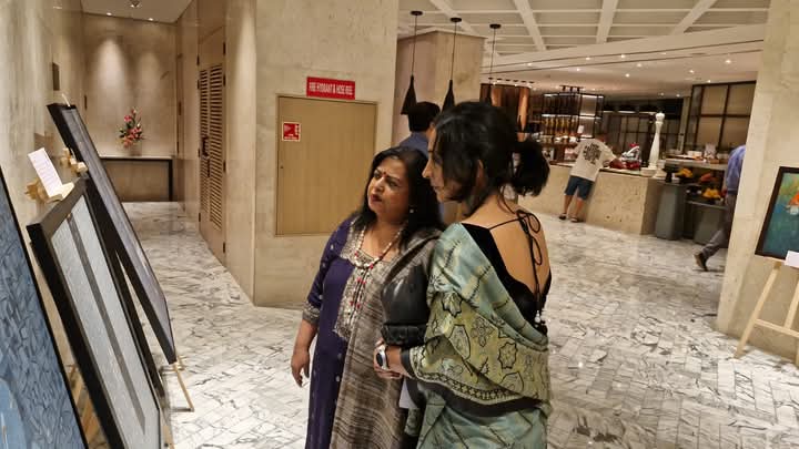 MeenaDasNarayan's tweet photo. Remembering Tagore - An evening where Tagore's poems came live, celebrating his 164th birthday; this was followed by an art walk to CUR8 -
"Mystical Moods" the art exhibition at The Four Seasons Bengaluru showcases #yusufArakkal
#MeenaDasNarayan, #CFJohn, #GaneshDoddamani https://t.co/Am3HqRKc4S