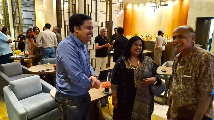 MeenaDasNarayan's tweet photo. Remembering Tagore - An evening where Tagore's poems came live, celebrating his 164th birthday; this was followed by an art walk to CUR8 -
"Mystical Moods" the art exhibition at The Four Seasons Bengaluru showcases #yusufArakkal
#MeenaDasNarayan, #CFJohn, #GaneshDoddamani https://t.co/Am3HqRKc4S