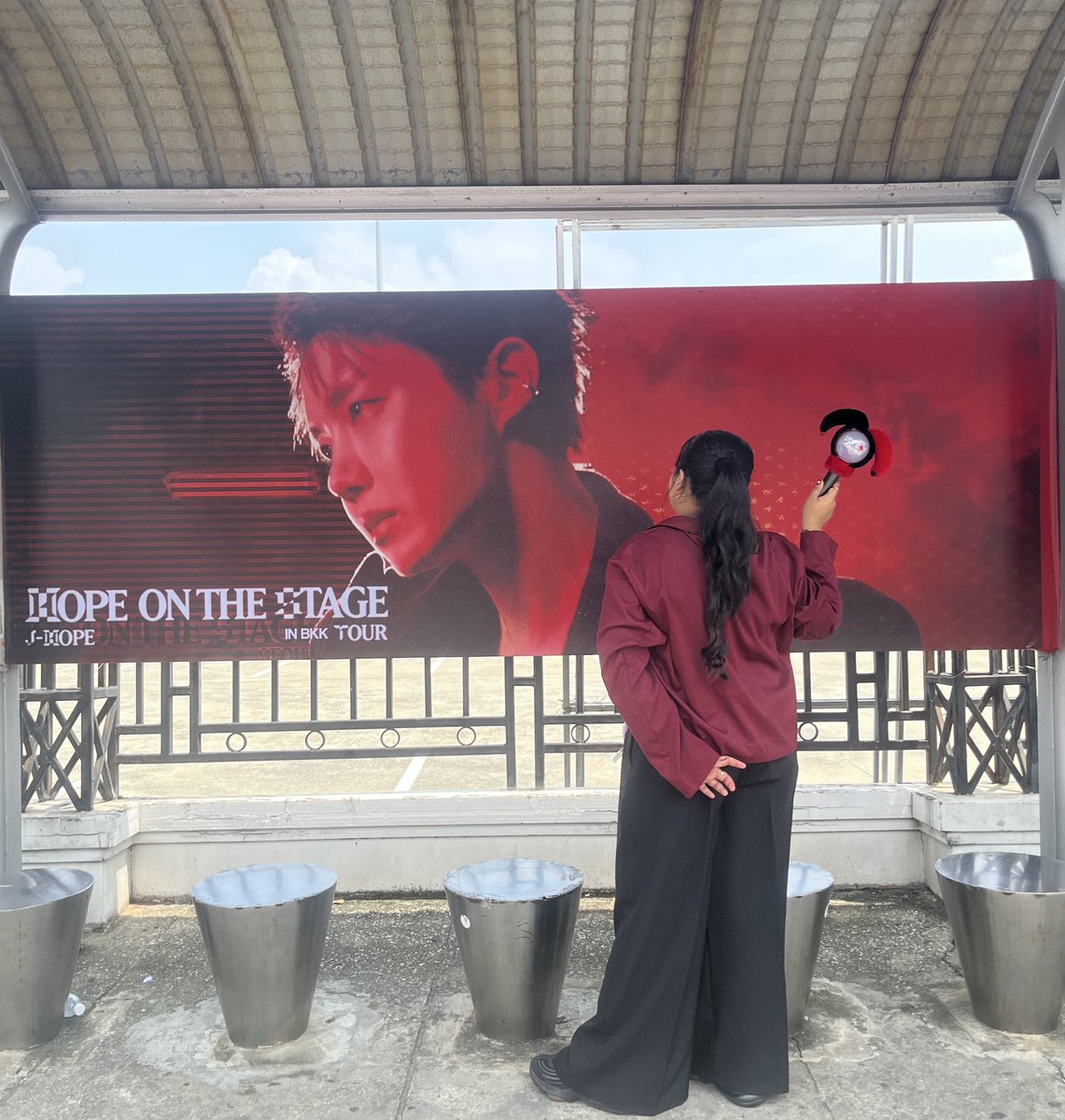 CcakeNatcha's tweet photo. I’m here for you ❤️🔥✨
พาเฮียกับป๋านัมมาเชียร์ด้วยยยย~
#โฮปบนเวทีที่บางกอก
#HOPE_ON_THE_STAGE_TOUR_BKK
#HOPE_ON_THE_STAGE_TOUR_BANGKOK
#HOS_TOUR_BANGKOK_D2
#RapLineBTS https://t.co/Z3RCCFSpGs