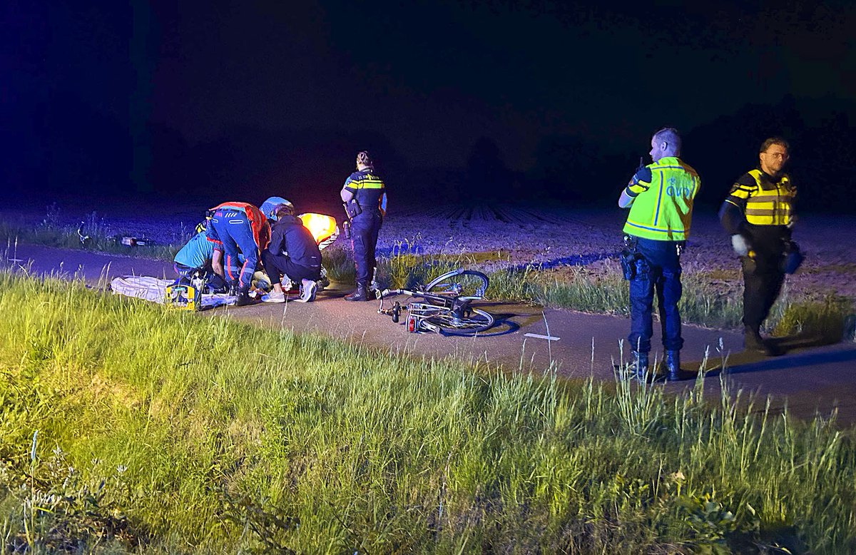 Vrouw valt van fiets, traumahelikopter inzet