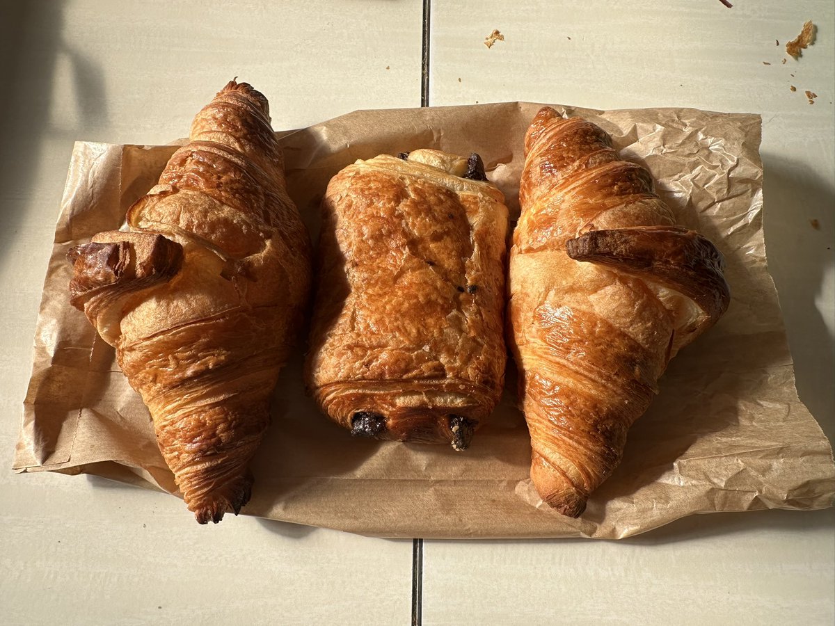 Gm CT

Live, laugh, love… and give no fuck. 

The time is now. 
Happy croissant day! 😘