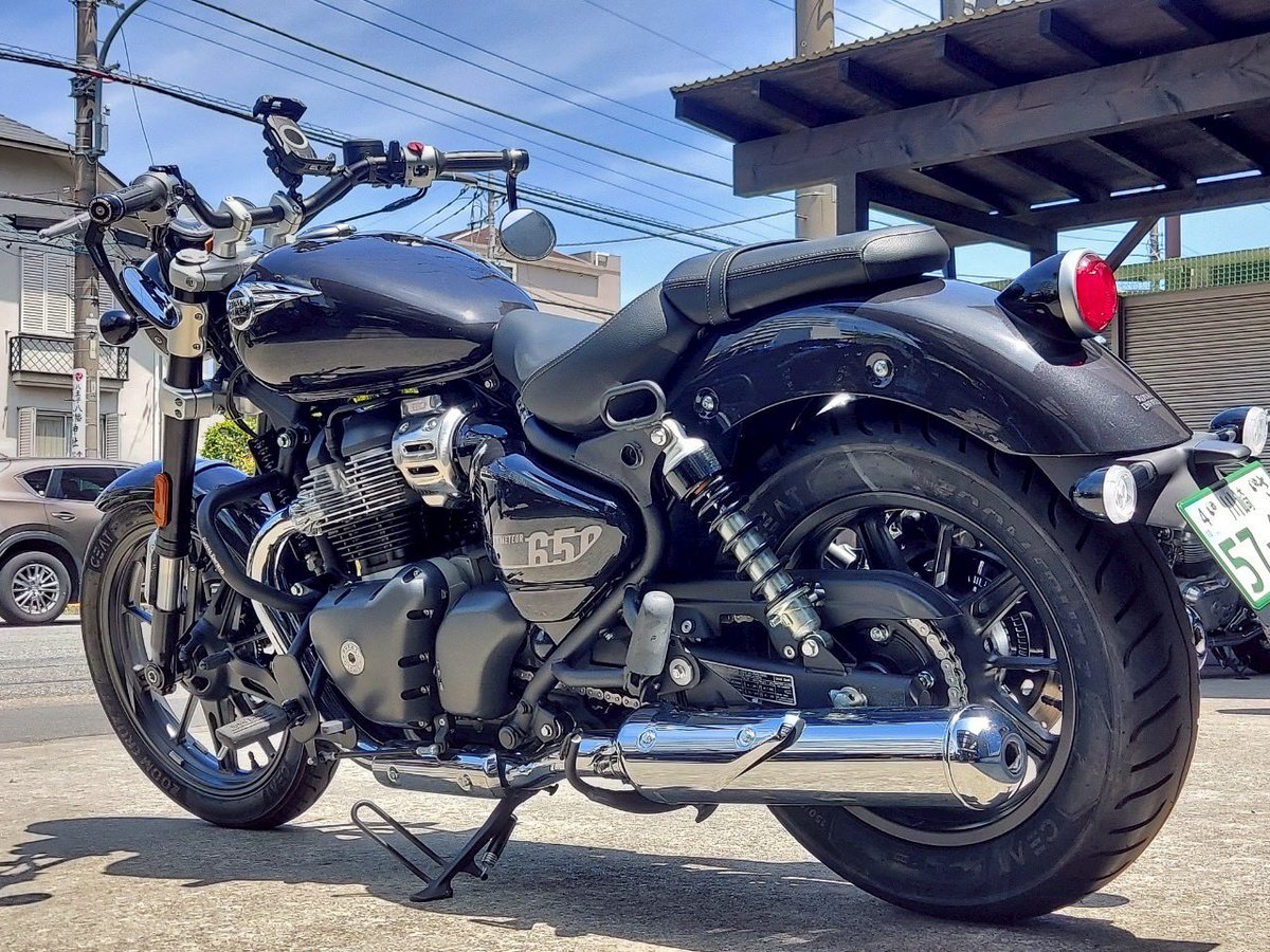 RE_TokyoWest's tweet photo. ロイヤルエンフィールド
スーパーメテオ650
納車しました🪭
今回はETCと
バーエンドミラー下向きに付けました☺️
意外と後ろも見やすいしおすすめのカスタムです♪
これからもよろしくお願いします!!
#royalenfield
#supermeteor https://t.co/DrDkcfGmGE