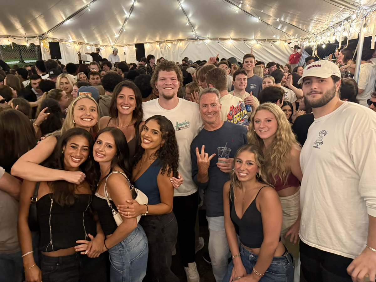 RaymerHeidi's tweet image. Made it to Ted’s finally!!!! 😂