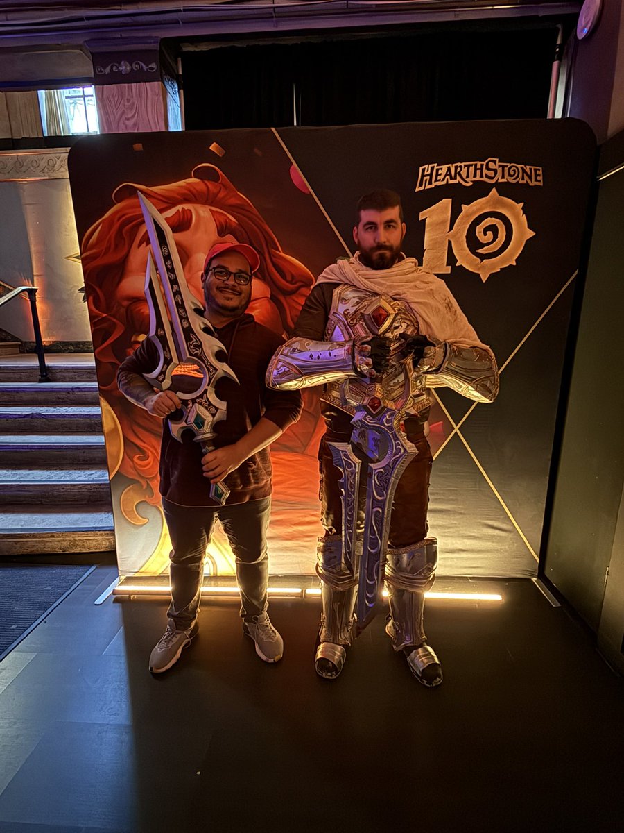 Collider6's tweet photo. Got to take a picture with the coolest cosplayer last night at @Blizzard_Ent 30th WoW party! Tell me this isn’t sick! @AyrilHs https://t.co/0sFDsAwTg7