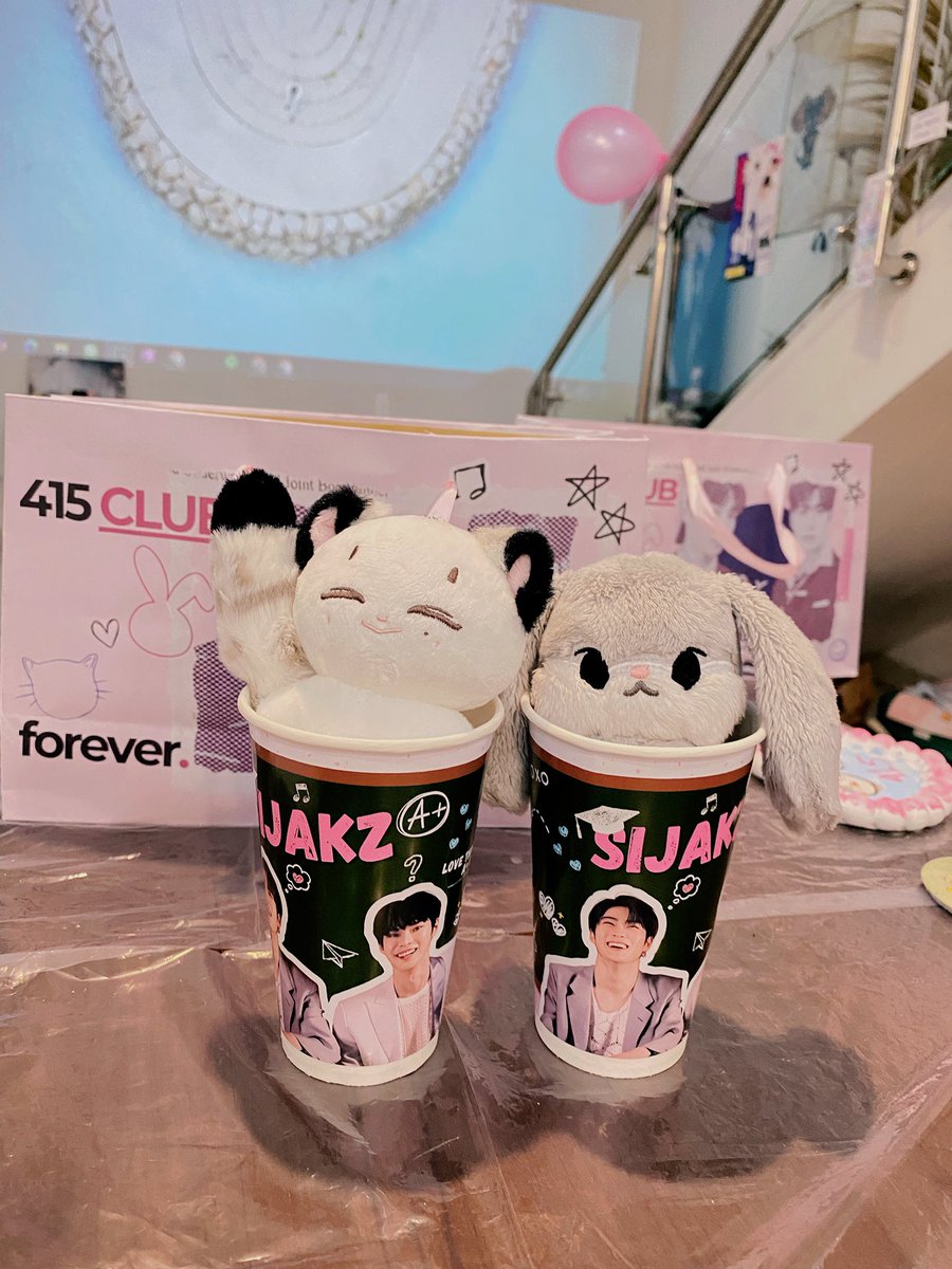 Seruuu, suka banget sama dekornyaa gemesh🥰
Makasih banyak kaka2 panitiaa 🫶🏻
See u di next event yaa <a href="/Sijakz_corner/">Sijakz Corner</a> 
Have a good day
