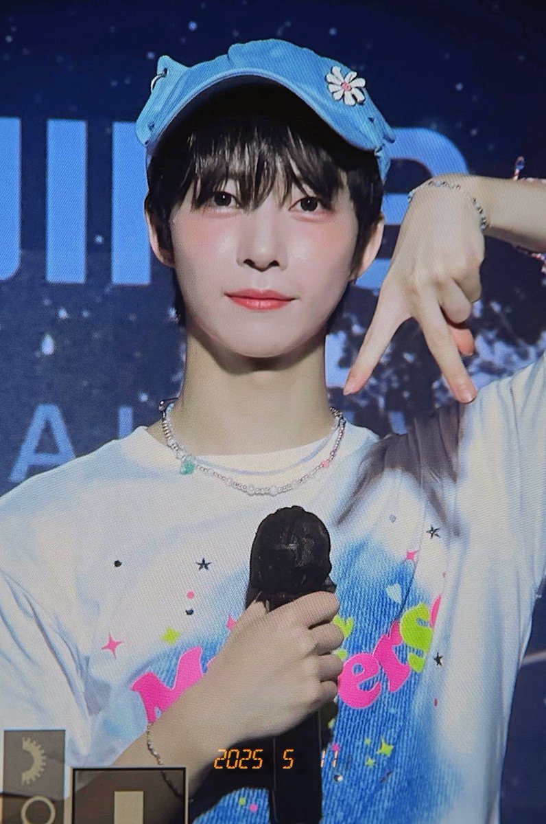 우연 tweet media