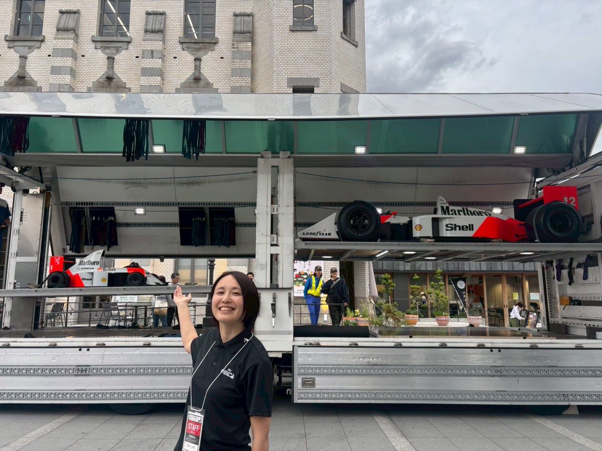 小江戸川越まちかどモーターギャラリー無事に終了しましたー！！🙌✨
たくさんの方にクラシックカーと川越の街並みを楽しんでいただけたようでスタッフとしても本当に嬉しかったです🎏🚗🏯来ていただいた方々、本当にありがとうございました！🥹✨
（F1搬出の時にちゃっかり撮ってもらいました🏎️笑）