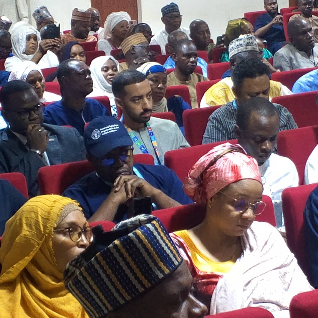 SNU_Niger's tweet image. Le 9 mai, le @SNU_Niger et le secteur privé nigérien se st réunis à la Chambre de commerce pour:
👉🏼 Discuter du rôle du secteur privé dns le pacte de financement des ODDs,
👉🏼 Accélérer la mise en oeuvre desdits objectifs d'ici à 2030.
👉🏼 Discuter des projets d' investissements…