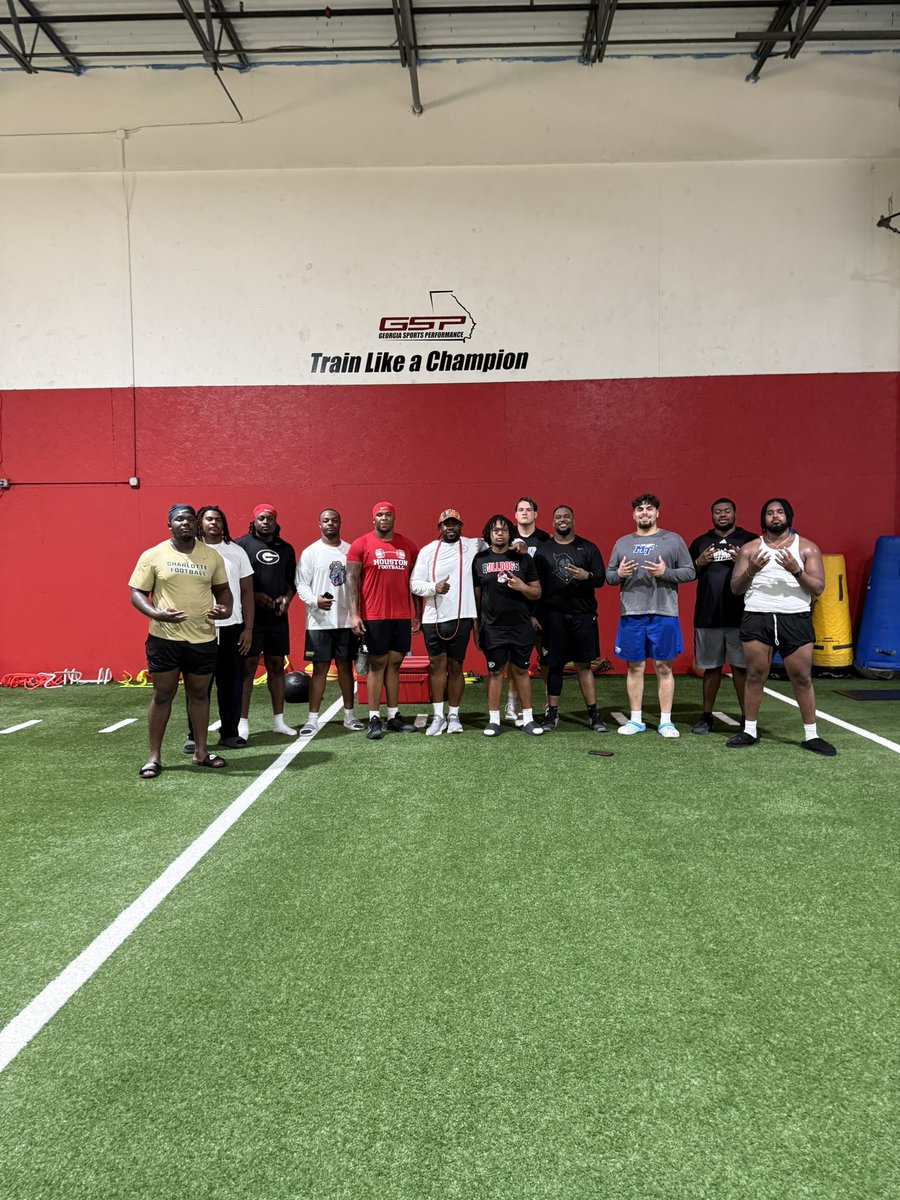 Kevin McAlmont (@bigka54) on Twitter photo This is only a few of my college guys. #bigleague has over 40 offensive lineman in college. #bigleagueoffensivelinetraining <a href="/RecruitGeorgia/">Recruit Georgia</a> <a href="/NwGaFootball/">NwGa Football</a> <a href="/NEGARecruits/">Northeast Georgia Recruits</a> This is only a few of my college guys. #bigleague has over 40 offensive lineman in college. #bigleagueoffensivelinetraining <a href="/RecruitGeorgia/">Recruit Georgia</a> <a href="/NwGaFootball/">NwGa Football</a> <a href="/NEGARecruits/">Northeast Georgia Recruits</a>