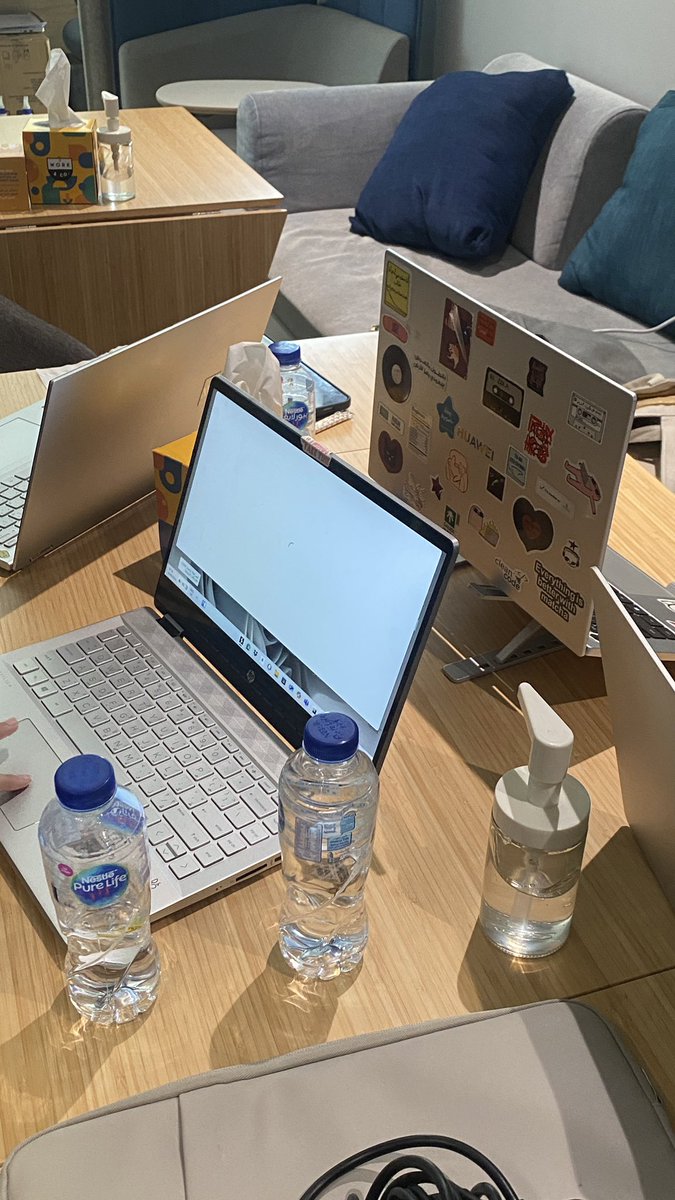 r27en's tweet photo. طلعة تقفيل مشاريع👩🏻‍💻✔️ https://t.co/wZrUIBccfS